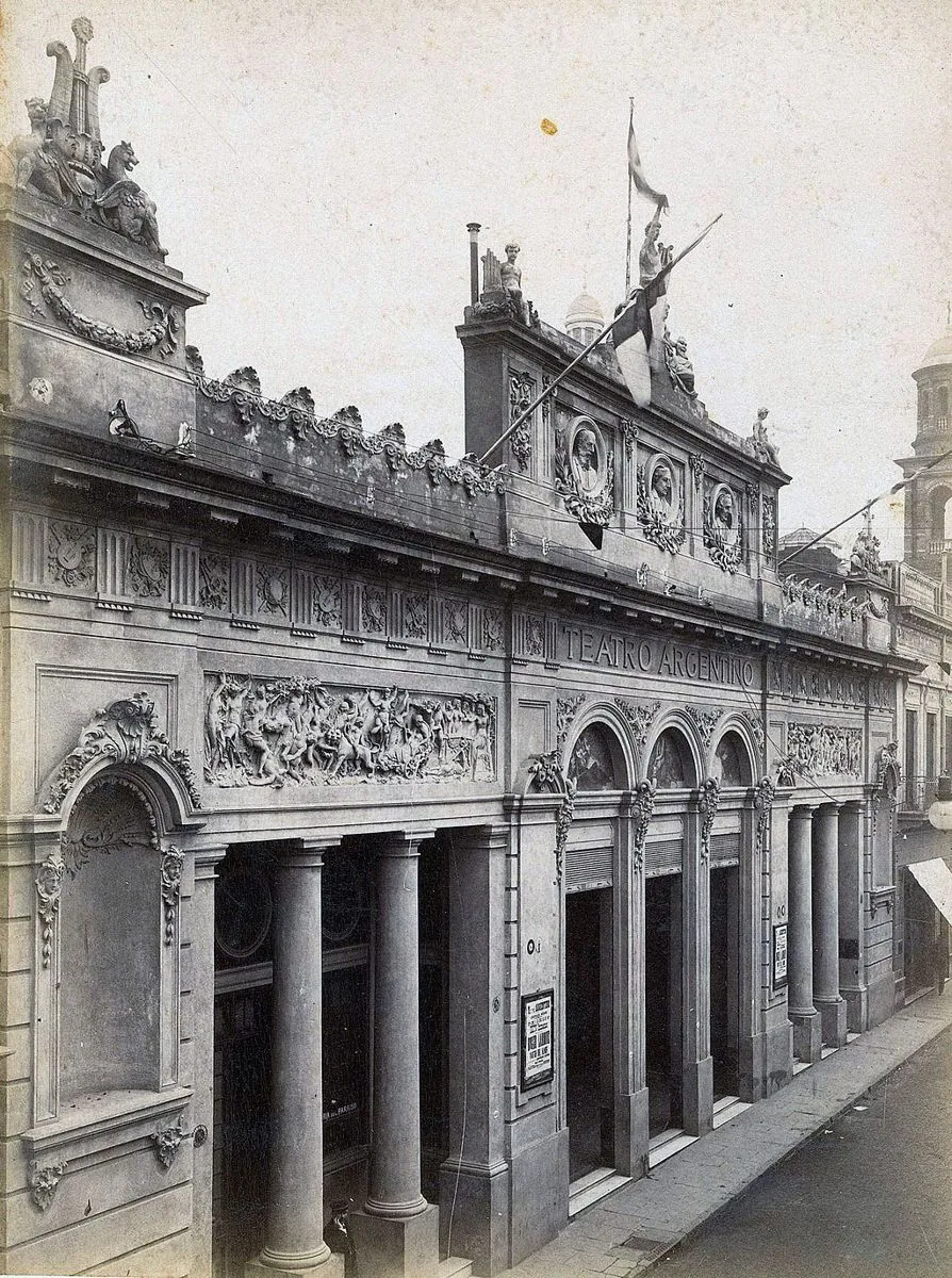 Fachada histórica del Teatro Argentino
